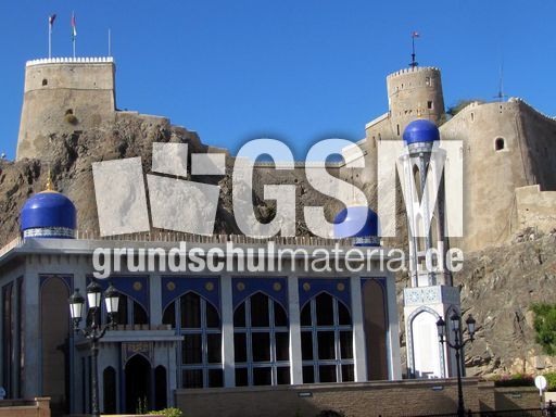 245 Moschee vor port. Festung.JPG